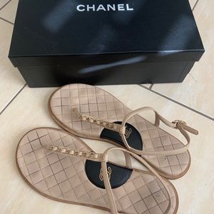 Authentic CHANEL CC Chain Thong Sandals 39 Beige